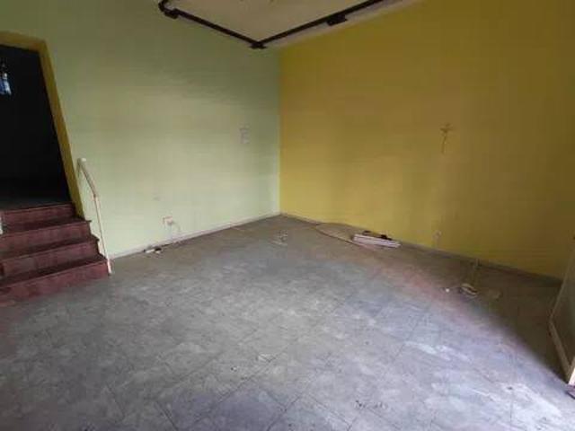Locale Commerciale in vendita a Le Case, Quarto
