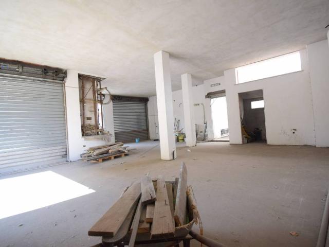 Locale Commerciale in vendita a Sant'Antonio, Quartu Sant'elena