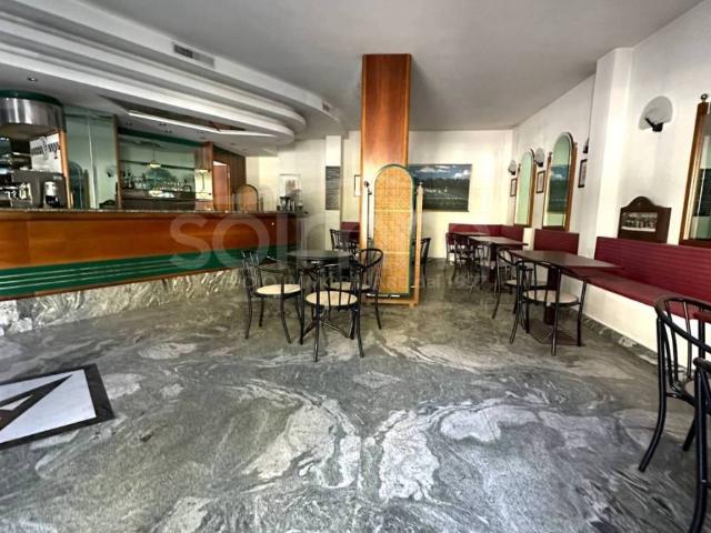 Locale Commerciale in vendita a Sant'Antonio, Quartu Sant'elena