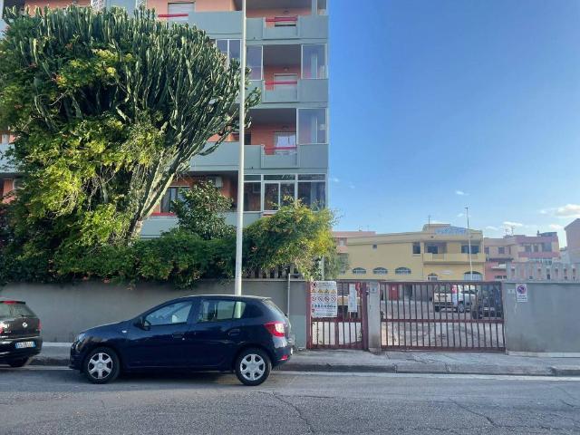 Locale Commerciale in vendita a Sant'Antonio, Quartu Sant'elena