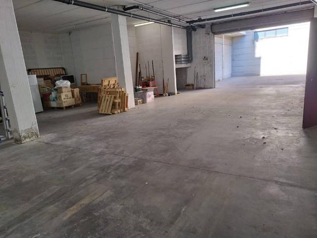 Locale Commerciale in vendita a Sant'Antonio, Quartu Sant'elena