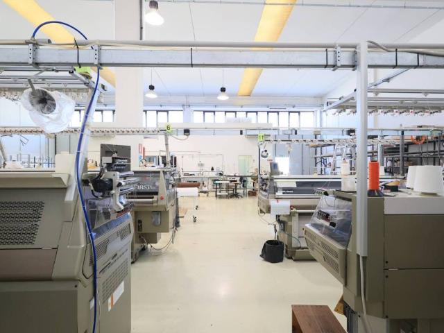 Locale Commerciale in vendita a Colline Matildiche, Re