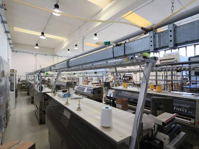Locale Commerciale in vendita a Colline Matildiche, Re