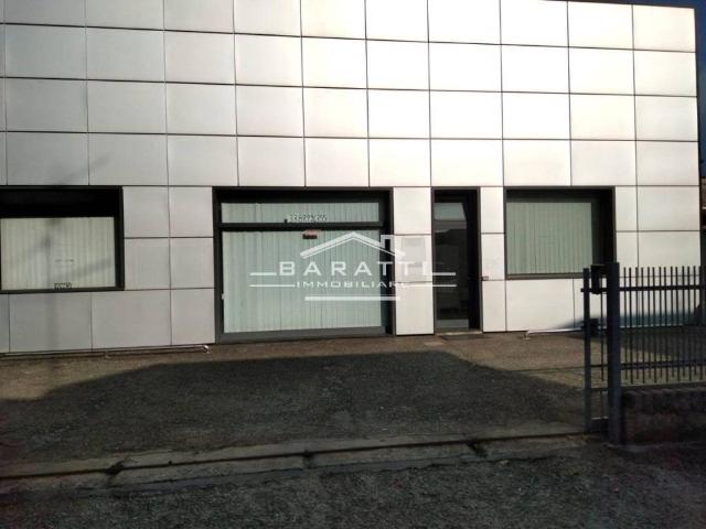 Locale Commerciale in vendita a Quistello, Lombardia