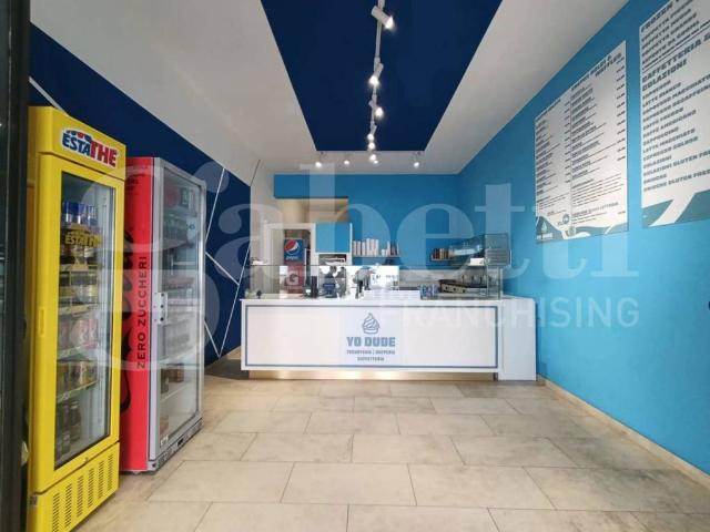 Locale Commerciale in vendita a Ragusa, Sicilia