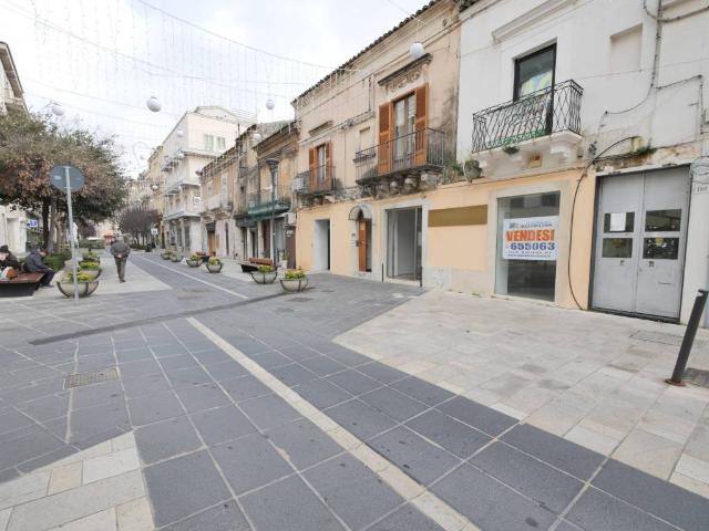 Locale Commerciale in vendita a Ragusa Ibla, Ragusa