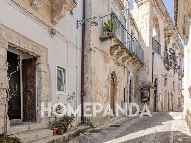 Locale Commerciale in vendita a Ragusa Ibla, Ragusa
