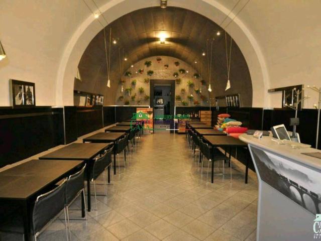 Locale Commerciale in vendita a Ragusa Ibla, Ragusa