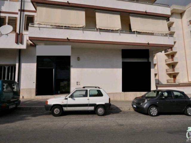 Locale Commerciale in vendita a Ragusa, Sicilia
