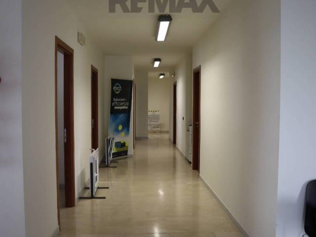 Locale Commerciale in vendita a Ragusa Ibla, Ragusa