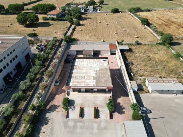 Locale Commerciale in vendita a Annunziata, Ragusa