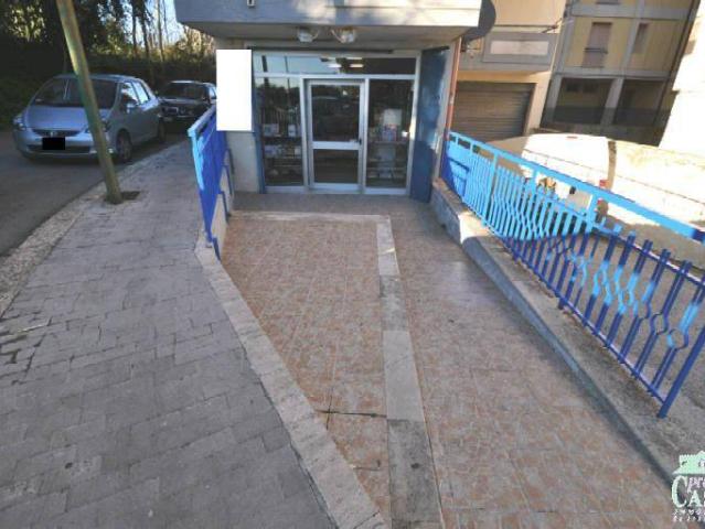 Locale Commerciale in vendita a Ragusa, Sicilia
