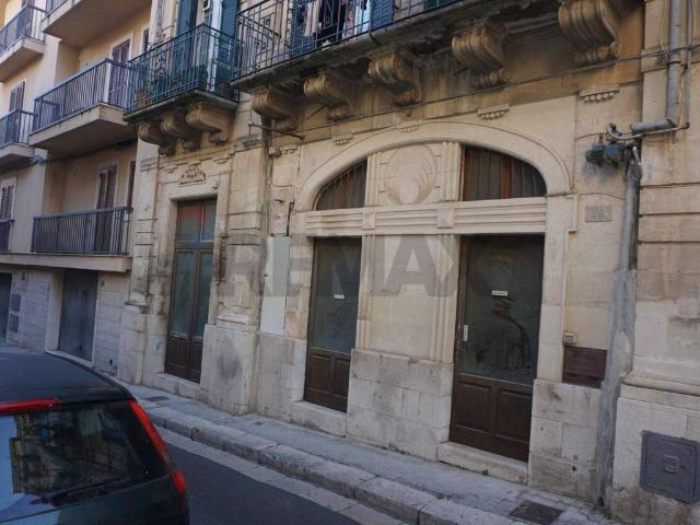 Locale Commerciale in vendita a Ragusa Ibla, Ragusa