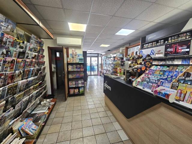 Locale Commerciale in vendita a Ragusa, Sicilia