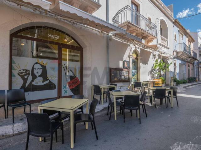 Locale Commerciale in vendita a Ragusa, Sicilia