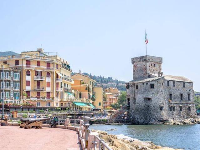 Locale Commerciale in vendita a San Michele di Pagana, Rapallo