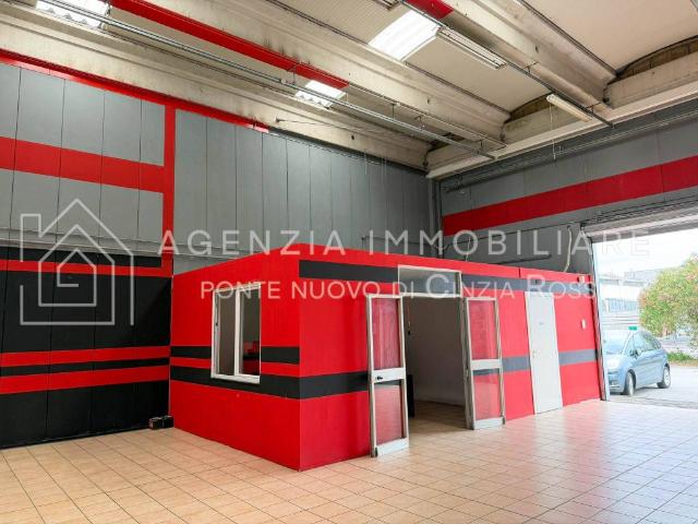 Locale Commerciale in vendita a Ravenna, Reggio Emilia