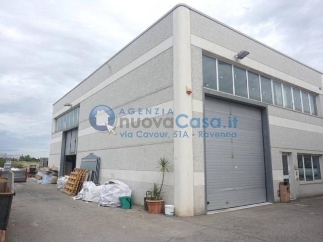 Locale Commerciale in vendita a Ravenna, Reggio Emilia