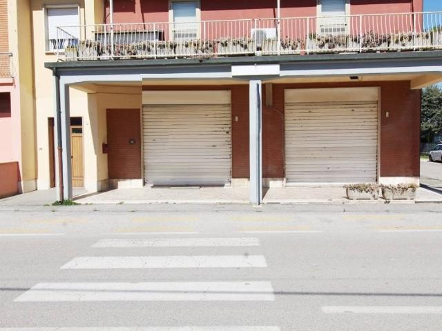 Locale Commerciale in vendita a Conventello, Ravenna