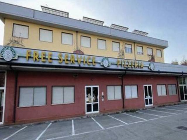 Locale Commerciale in vendita a Unione dei comuni della Bassa Romagna, Massa Lombarda