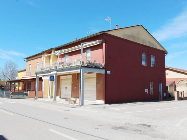 Locale Commerciale in vendita a Conventello, Ravenna