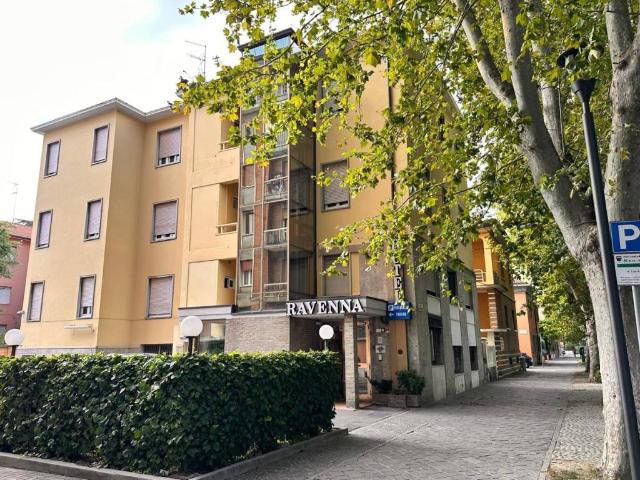 Locale Commerciale in vendita a Ravenna