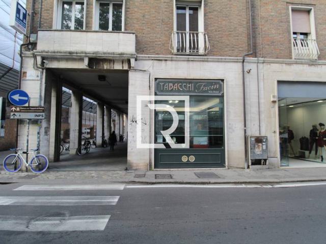 Locale Commerciale in vendita a Corso Nord, Ravenna