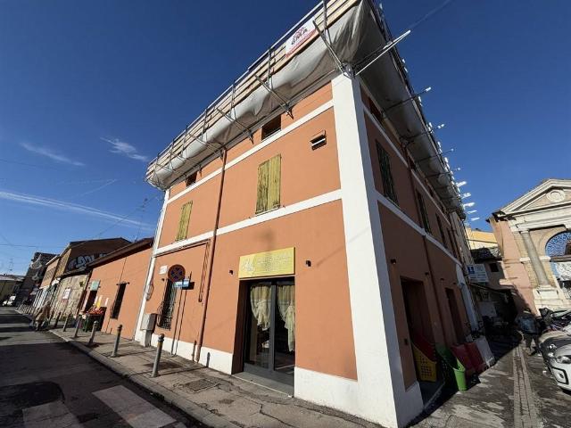 Locale Commerciale in vendita a San Rocco, Ravenna
