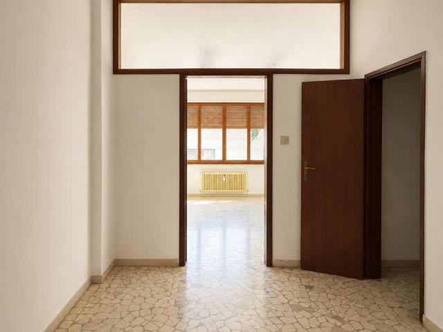Locale Commerciale in vendita a San Rocco, Ravenna