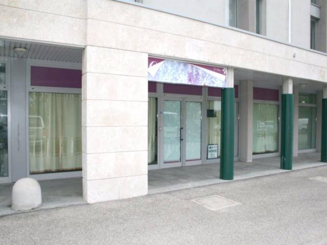 Locale Commerciale in vendita a Vicoli, Ravenna