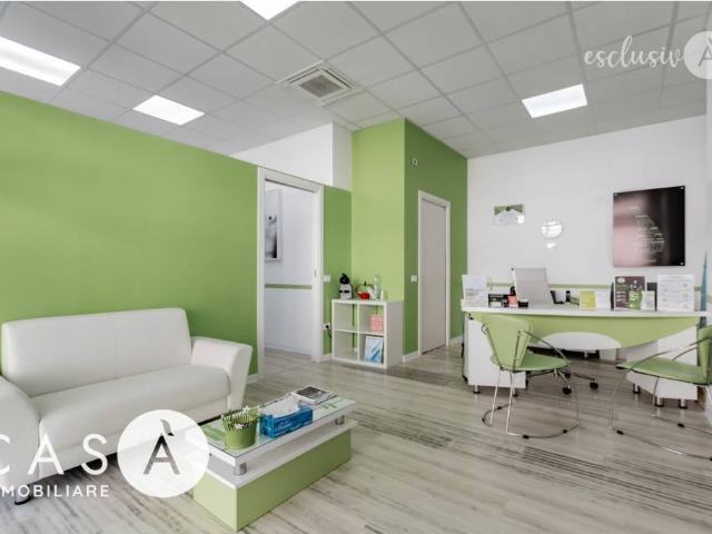 Locale Commerciale in vendita a Corso Nord, Ravenna