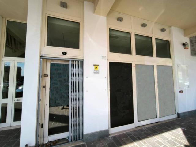 Locale Commerciale in vendita a Gulli, Ravenna