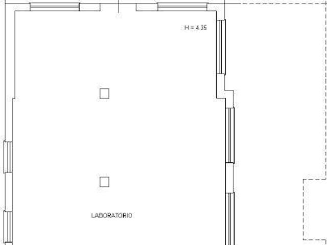 Locale Commerciale in vendita a Marche, Macerata