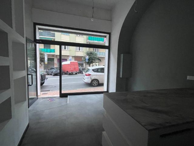 Locale Commerciale in vendita a Polanesi, Recco