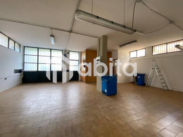 Locale Commerciale in vendita a Unione di Comuni Valdarno e Valdisieve, Reggello
