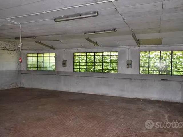 Locale Commerciale in vendita a Unione di Comuni Valdarno e Valdisieve, Reggello