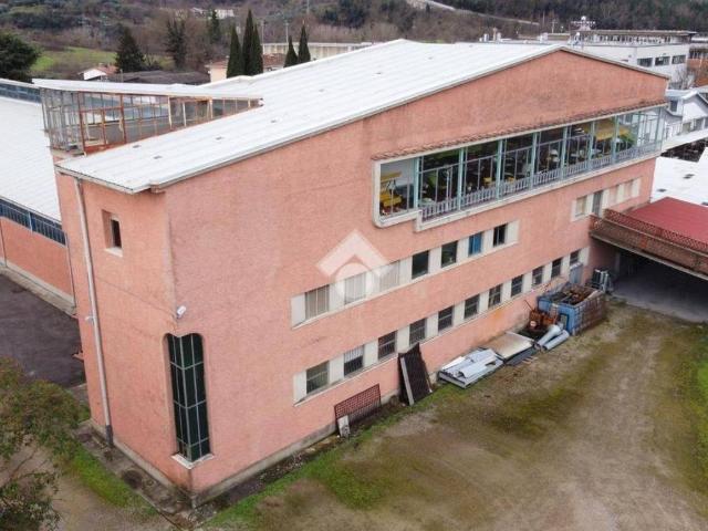 Locale Commerciale in vendita a Unione di Comuni Valdarno e Valdisieve, Reggello