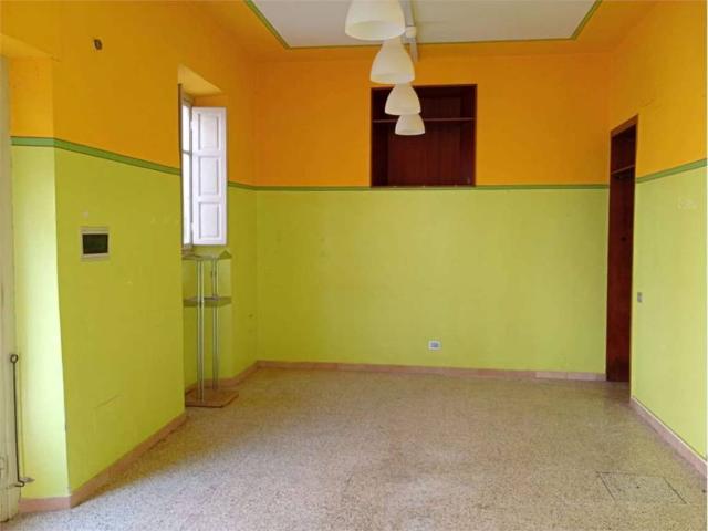 Locale Commerciale in vendita a Unione di Comuni Valdarno e Valdisieve, Reggello