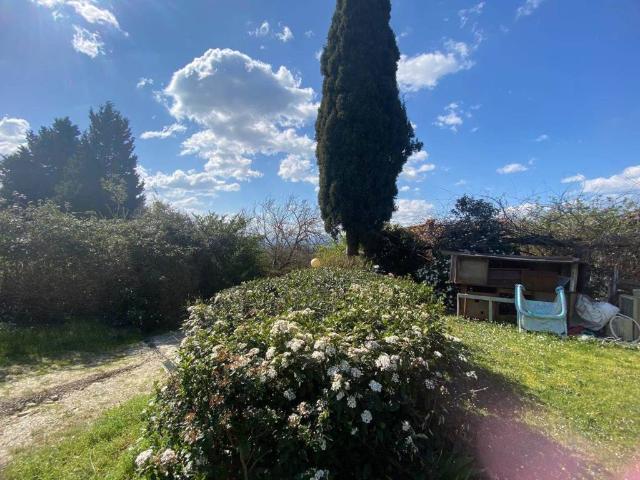Locale Commerciale in vendita a Unione di Comuni Valdarno e Valdisieve, Reggello