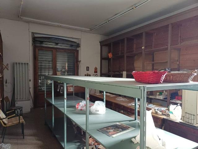 Locale Commerciale in vendita a Unione di Comuni Valdarno e Valdisieve, Reggello