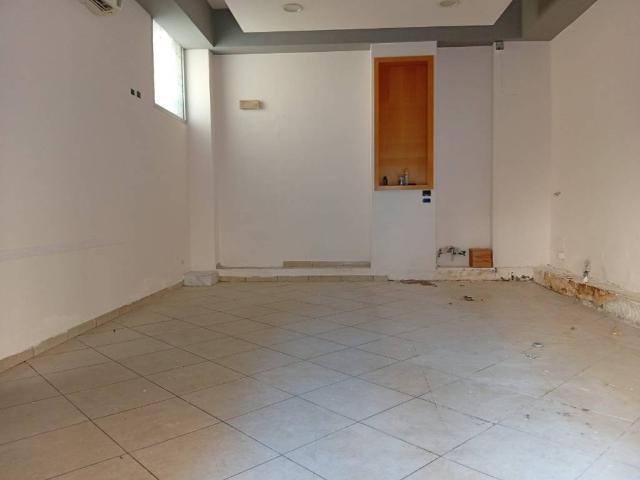Locale Commerciale in vendita a Calabria, Reggio Calabria