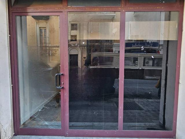 Locale Commerciale in vendita a Calabria, Reggio Calabria