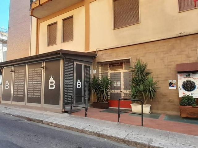 Locale Commerciale in vendita a Calabria, Reggio Calabria