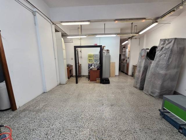 Locale Commerciale in vendita a Reggio di Calabria, Reggio Calabria