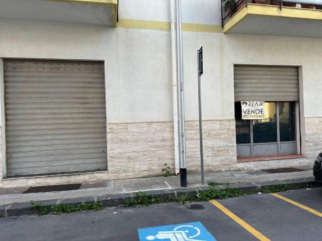 Locale Commerciale in vendita a Lume, Calabria