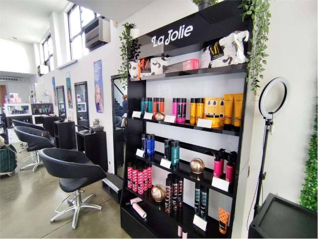 Locale Commerciale in vendita a Re, Reggio Emilia