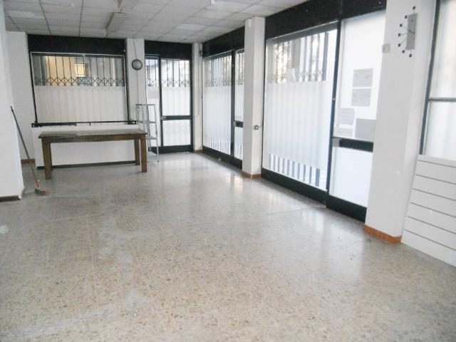 Locale Commerciale in vendita a Buon Pastore, Re
