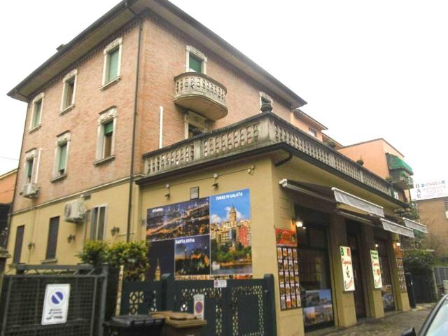 Locale Commerciale in vendita a San Pietro città, Re