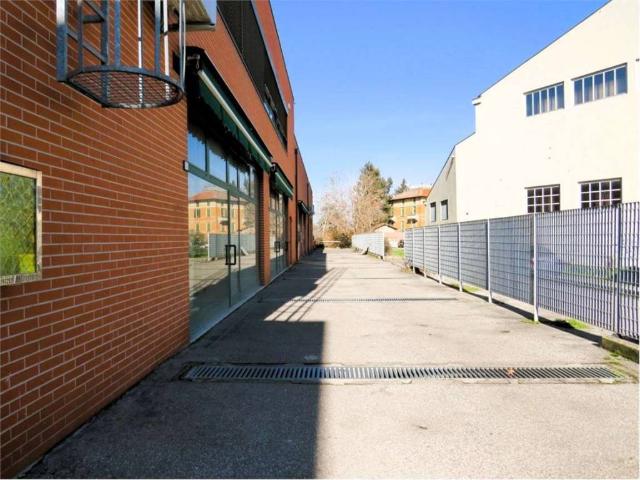 Locale Commerciale in vendita a Tondo, Re
