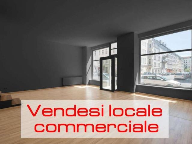 Locale Commerciale in vendita a Villaggio Stranieri-Bazzarola, Re